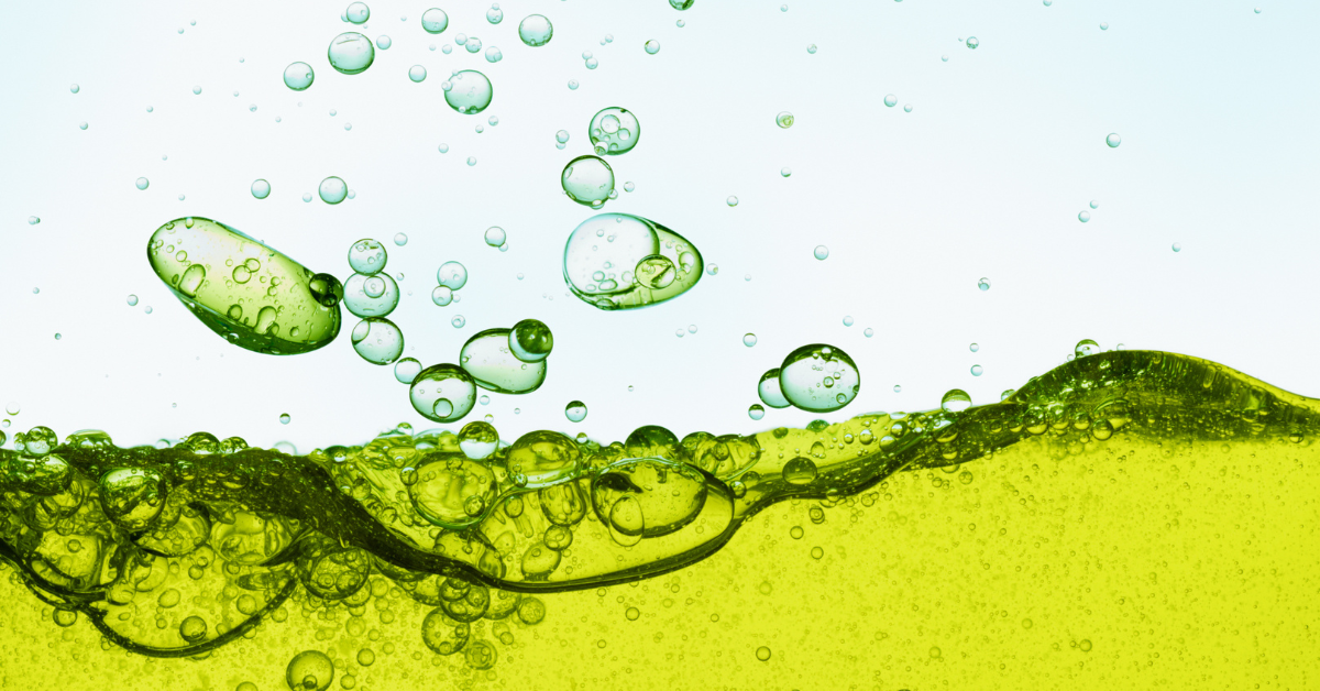 Oil and water emulsion stabilized without thickeners using interfacial and structural mechanisms